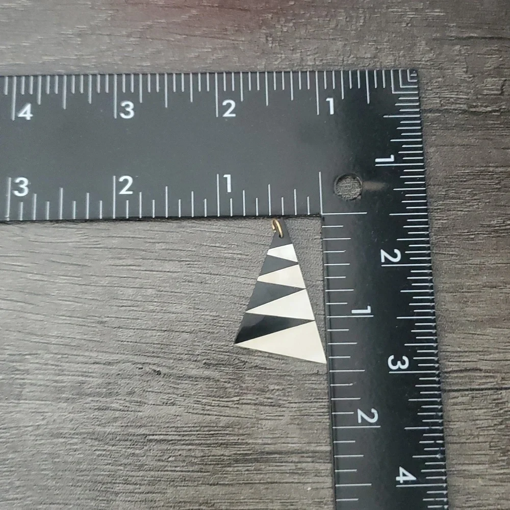 Black And White Pyramid‎ Pendant Retro 1980s P311